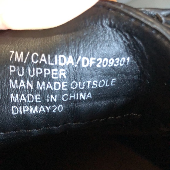 Black boots - Picture 4 of 4